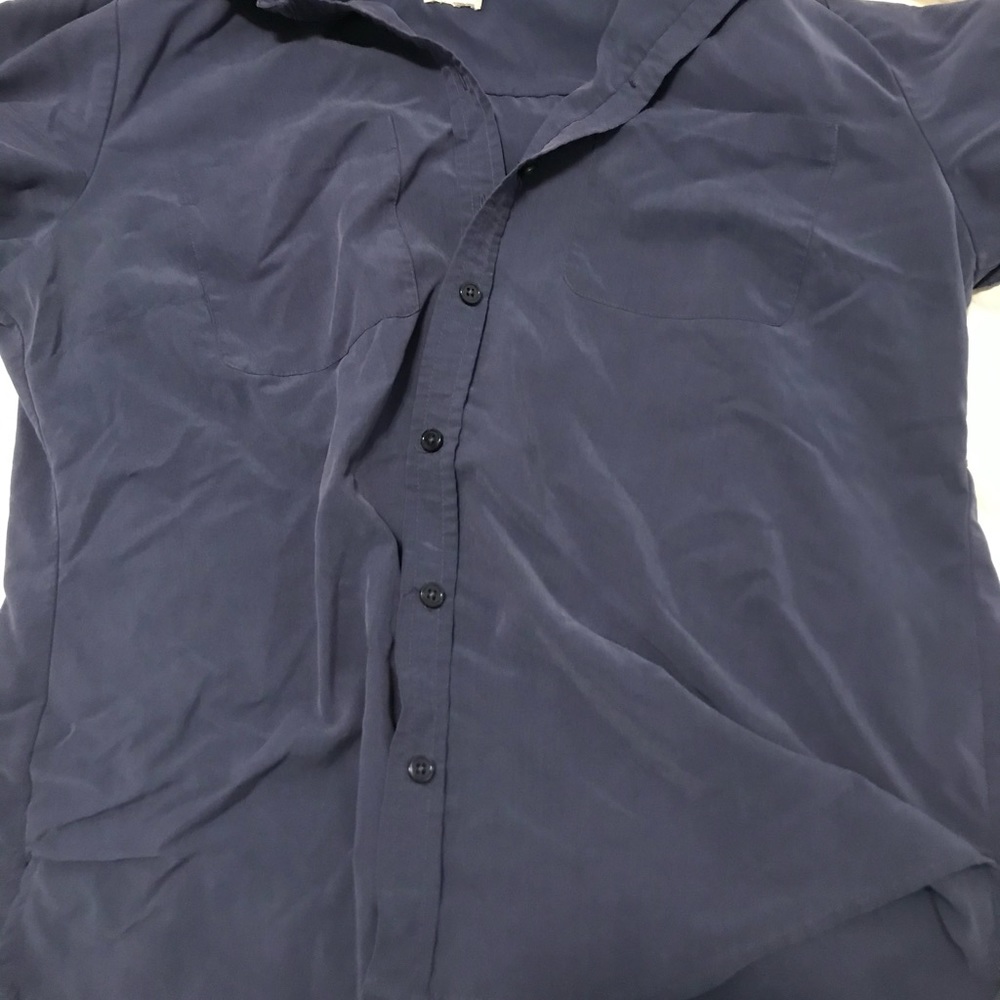 CHICOS BUTTON UP BLOUSE
